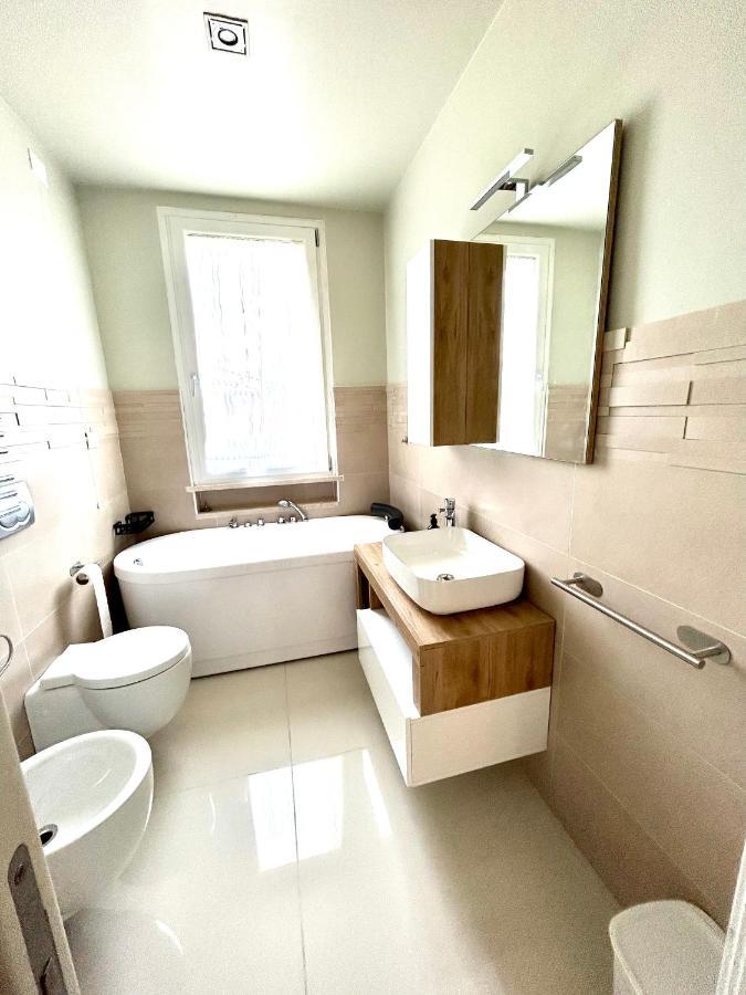 Appartamento Chloe Сирмионе Экстерьер фото